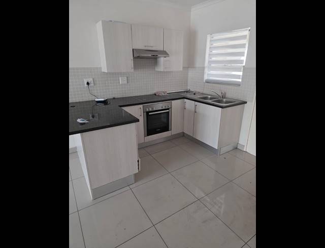 2 BEDROOM APARTMENT FOR SALE IN POMONA